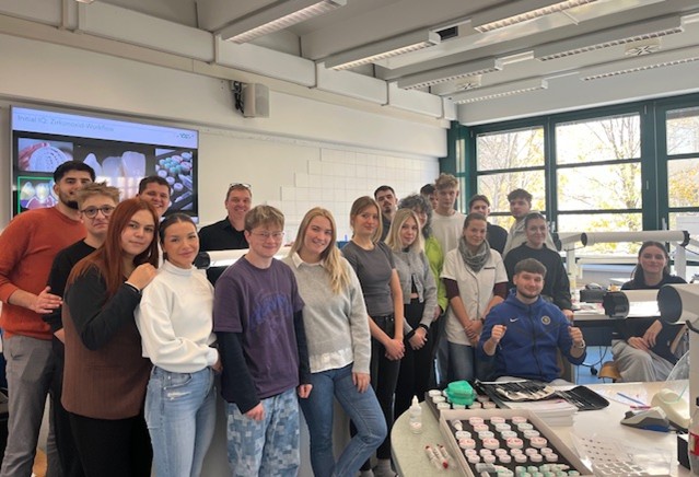 Vortrag über Micro-Layering IQ ONE SQIN