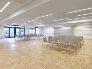 Veranstaltungssaal im Keller des Schulwohnhauses